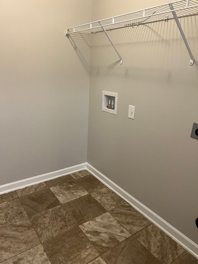 Building Photo - 3 bedroom, 2.5 bath home in Longs!