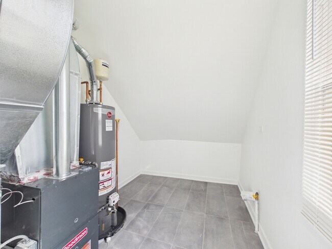 Building Photo - 398 W Lincoln Hwy