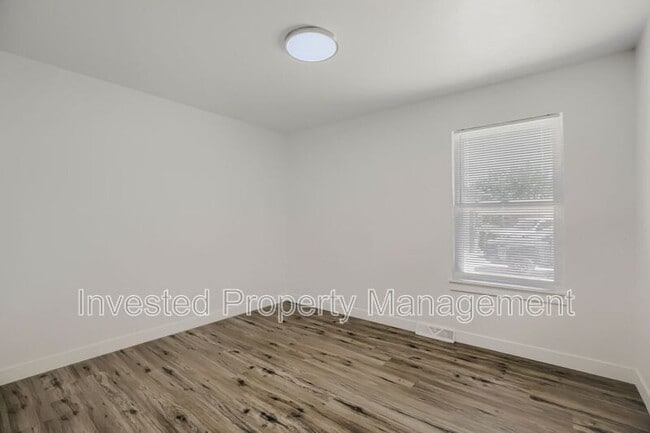 Building Photo - 6473 Newcombe Ct