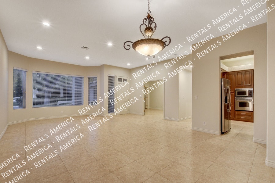 Building Photo - 8960 Echo Ridge Dr