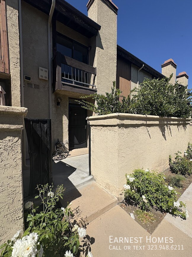 Building Photo - 9625 Sylmar Ave