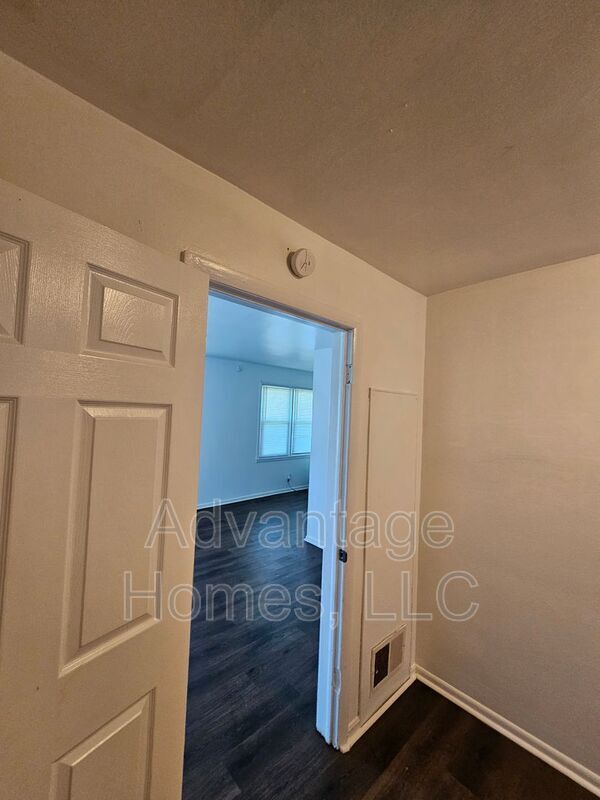 Building Photo - 1007 N Scott Ave