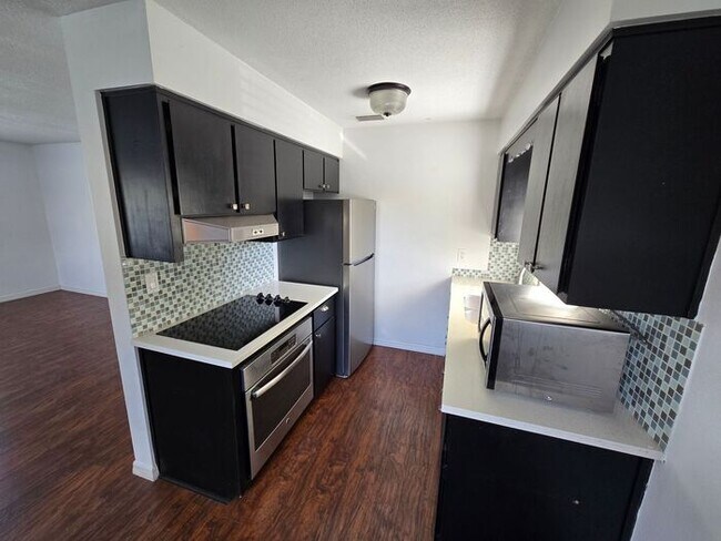 Building Photo - Charming 2 bed 1 bath garage apartment in the heart of down town Orlando