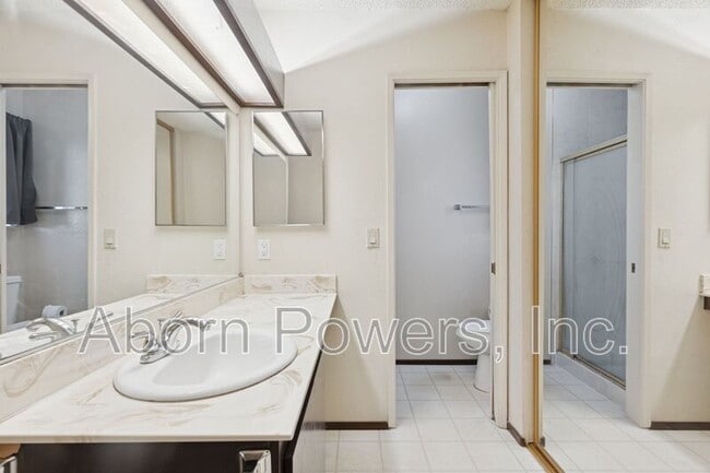 Building Photo - 7025 Catamaran Dr