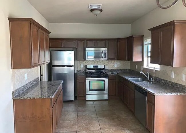 Building Photo - 14207 North Point Ave