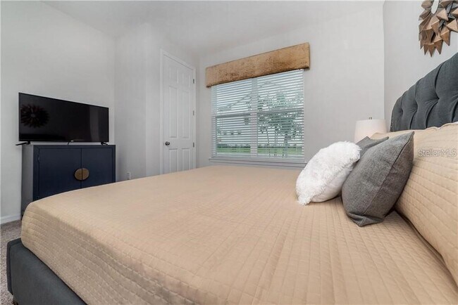 Building Photo - 1529 Carey Palm Cir