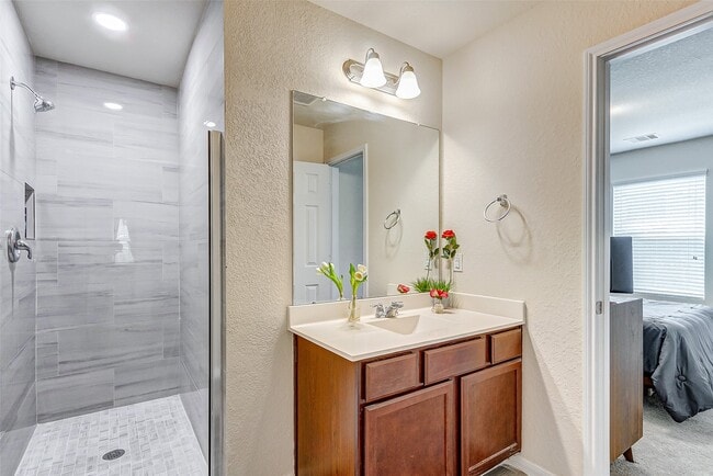 Building Photo - 21219 Fox Hillside Way