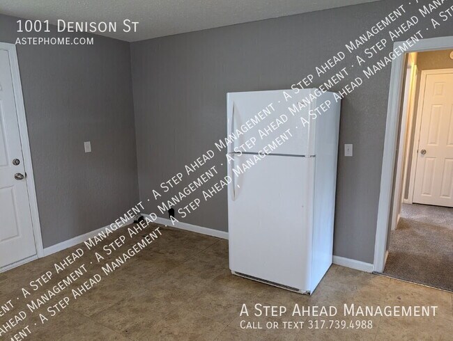 Building Photo - 1001 Denison St