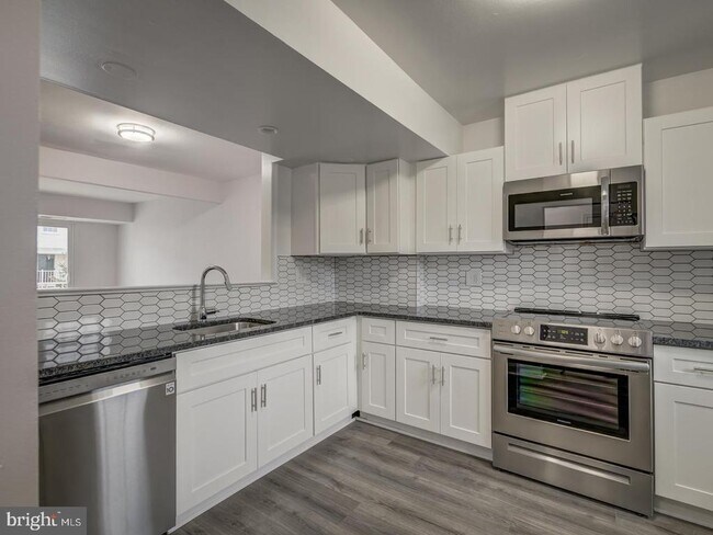 Building Photo - 14373 Saguaro Pl