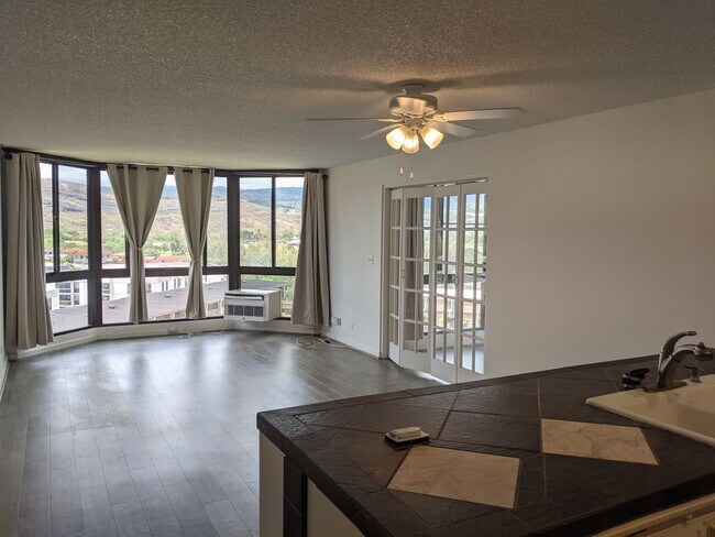 Building Photo - 5070 Likini St