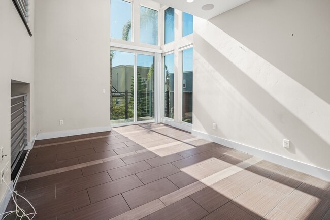 Building Photo - Resort Style 2BD Townhome in Origen at Civ...