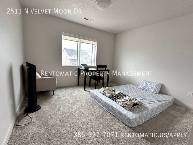 Building Photo - 2511 N Velvet Moon Dr