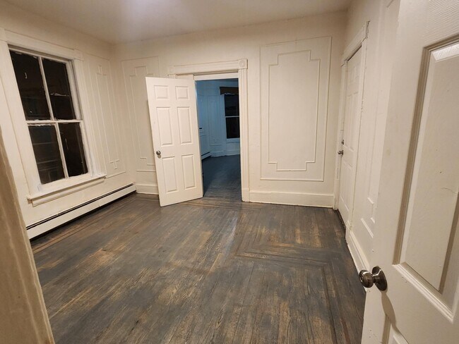 Building Photo - 44 Benkard Ave