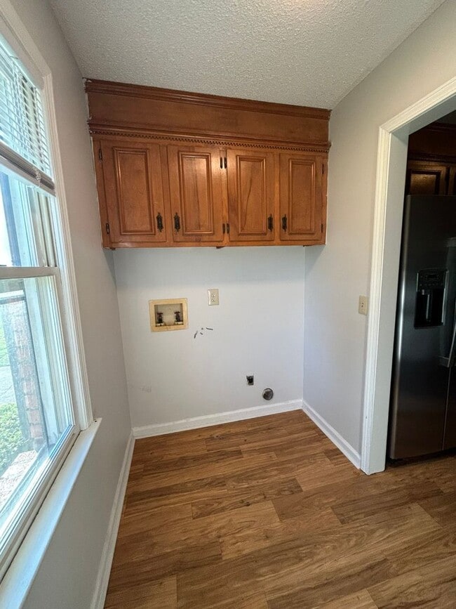 Building Photo - 5722 Whisperwood Dr
