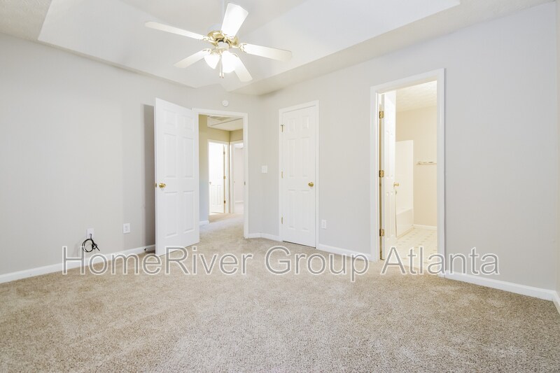 Building Photo - 400 Crestfield Cir