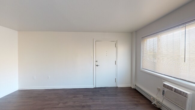 Primary Photo - 4951 G St SE