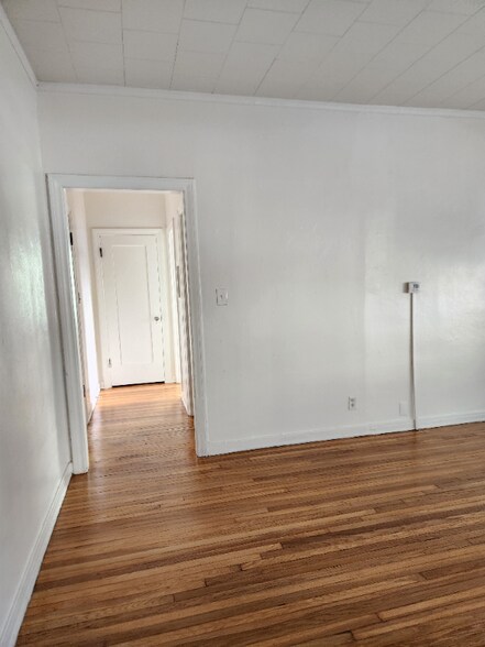 Building Photo - 2025 Cheremoya Ave