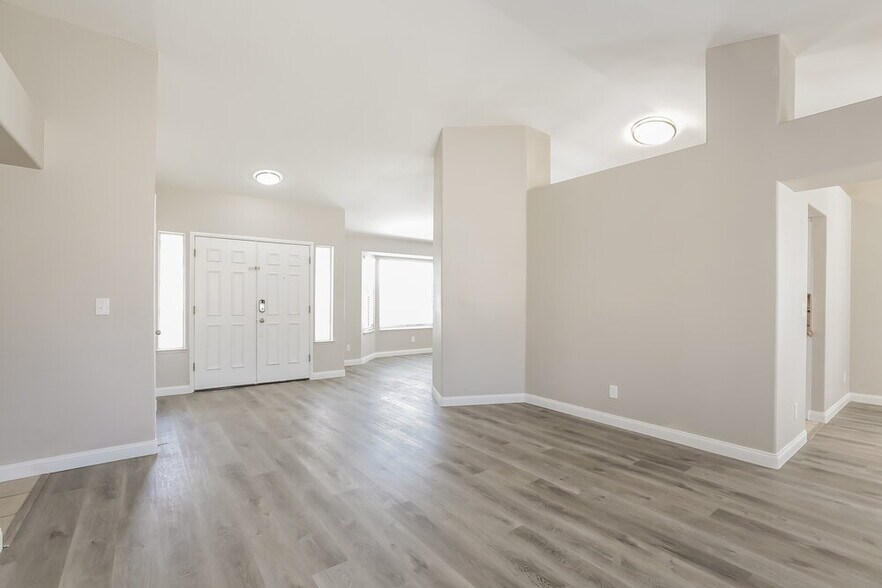 Building Photo - 4340 W La Madre Way