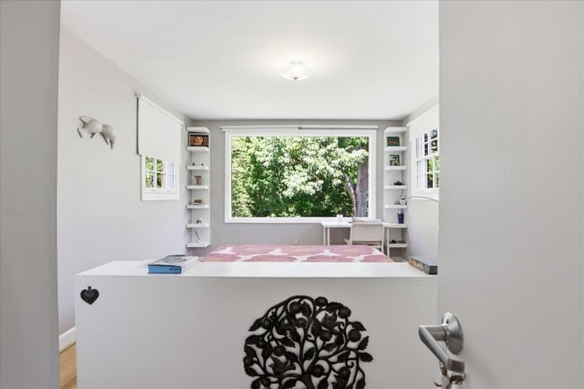Building Photo - 3221 Coquelin Terrace