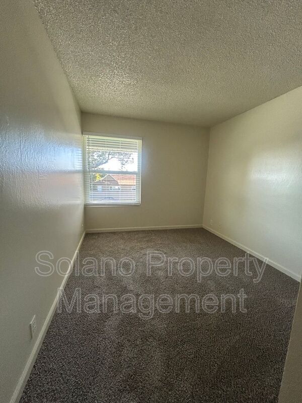 Building Photo - 766 E Tabor Ave