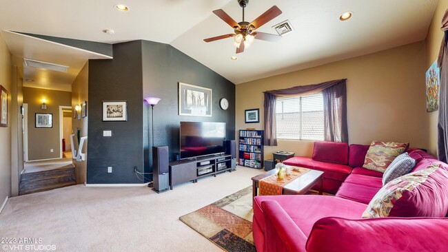Building Photo - 8812 S 10th Dr