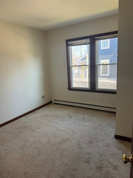 Building Photo - 289 Spruce St