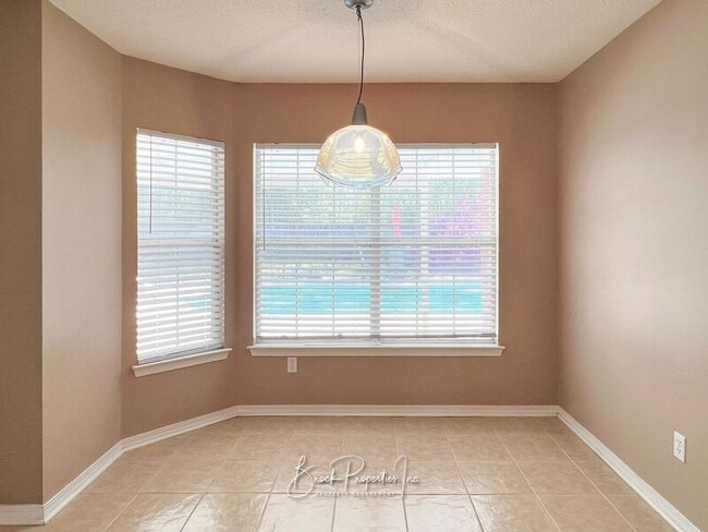 Building Photo - 2634 Southern Oaks Dr