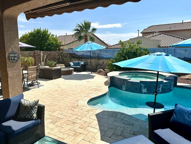 Building Photo - Estrella Mountain Ranch with Resort-style ...