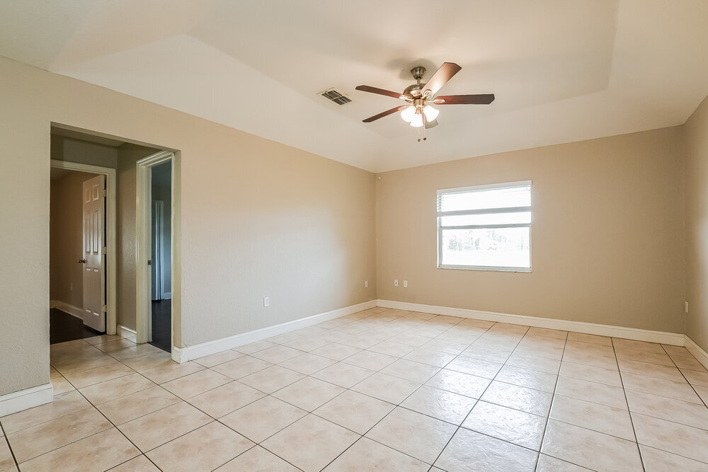 Building Photo - 264 Daisy Estates Dr