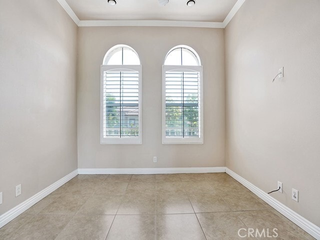 Building Photo - 2326 Pinehurst Dr