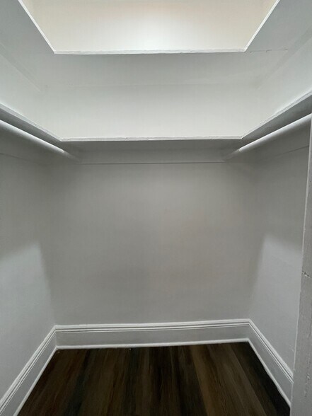 Building Photo - 101 Romaine Ave