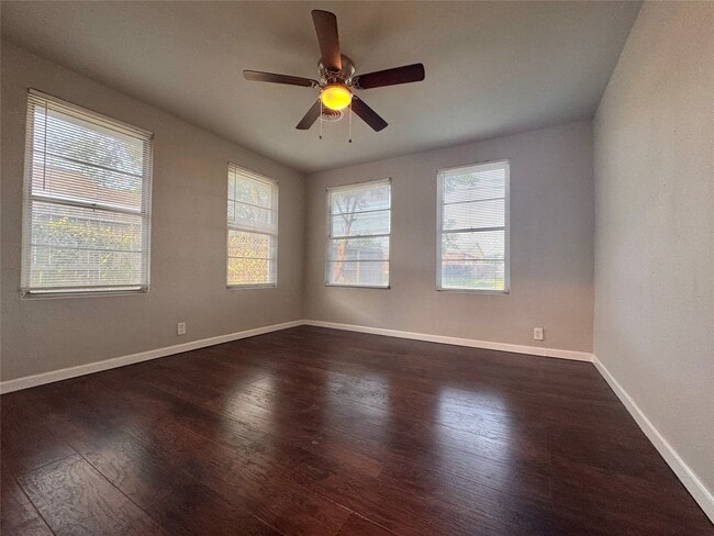Building Photo - 504 N Thomason St