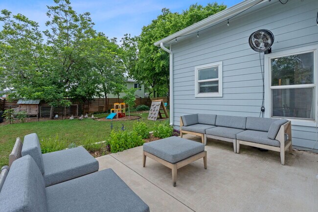 Building Photo - 5701 Breezewood Dr