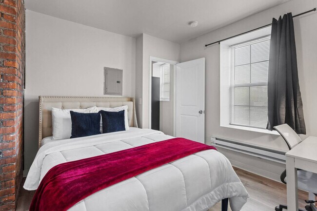 Building Photo - 1800 W Bethune St