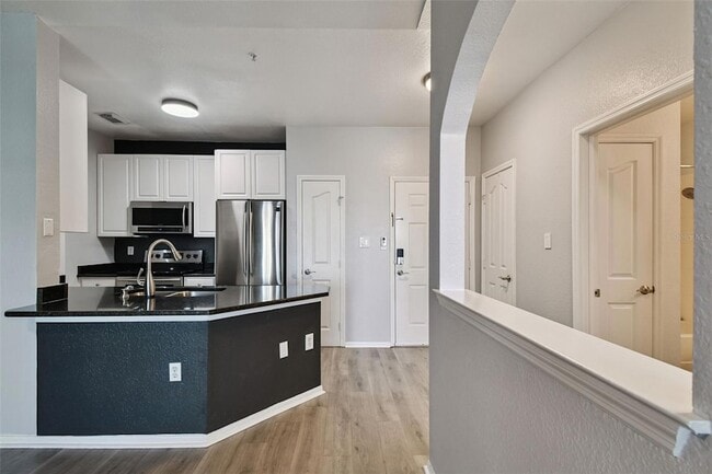 Building Photo - 5000 Culbreath Key Way