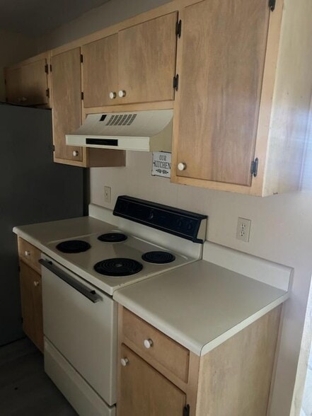 Building Photo - 694 Timberwood Cir E