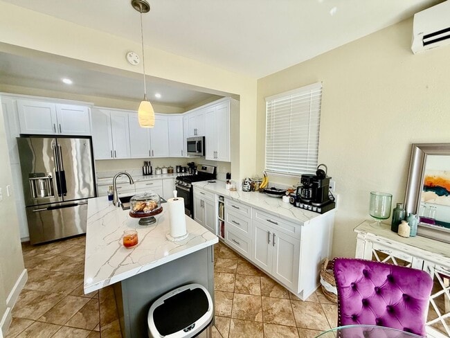 Building Photo - Kapolei/4 BD/2.5 BA/Garage