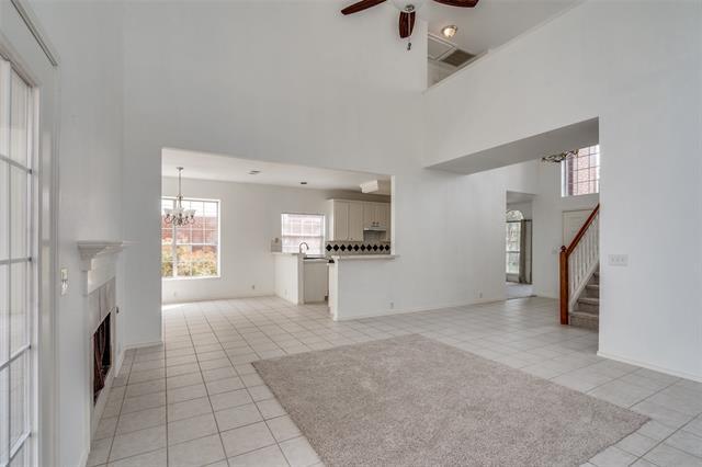 Building Photo - 2213 Ravenhurst Dr