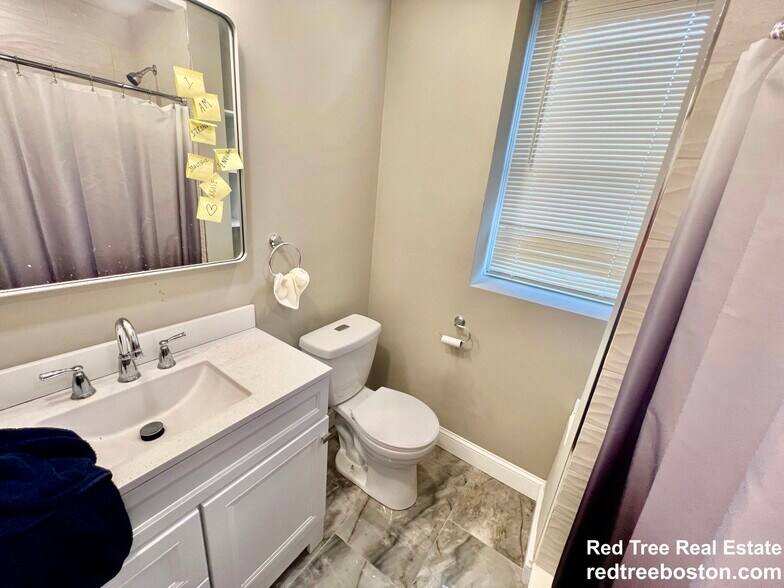 Building Photo - 1914 Beacon St