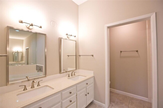 Building Photo - 12625 Memorial Dr