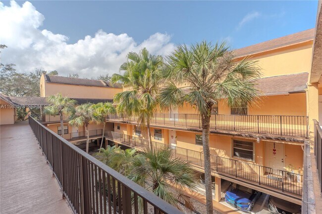 Building Photo - 430 Commodore Dr