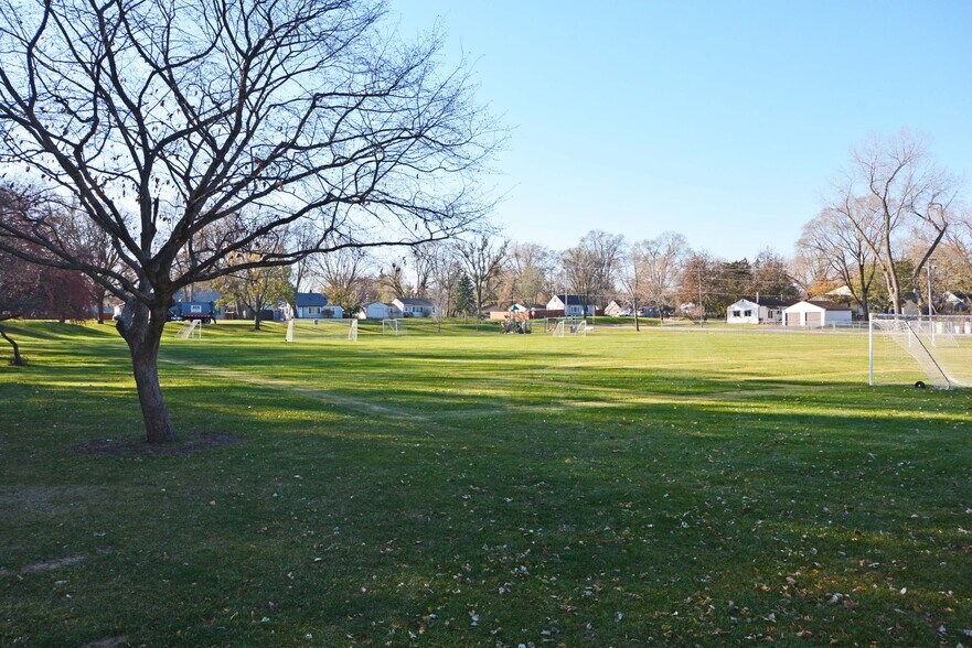 Building Photo - 2105 Hillview Road