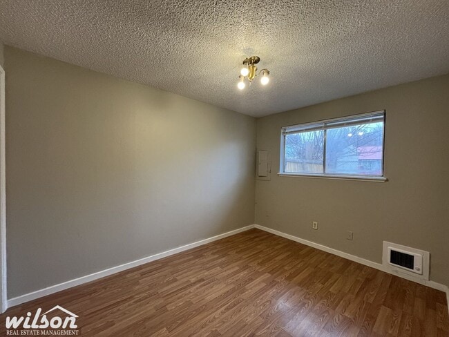 Building Photo - 35 W Viola Ave