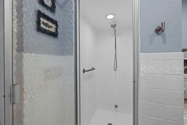 Building Photo - 5100 Yellow Pine Ln