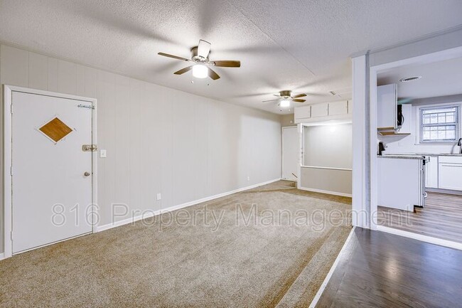 Building Photo - 3828 E 72nd Terrace