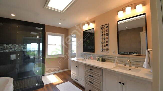 Building Photo - Point Loma |Endless Panoramic View of the Bay| Cul-de-sac