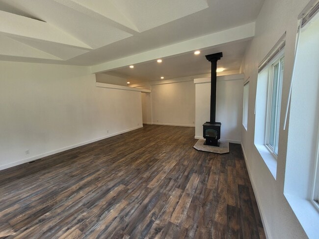Building Photo - Country Home in secluded Mosquito Lake Rd ...