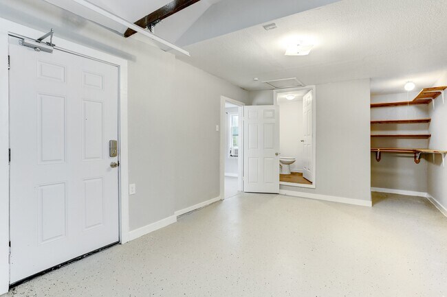 Building Photo - 2721 Engelke St