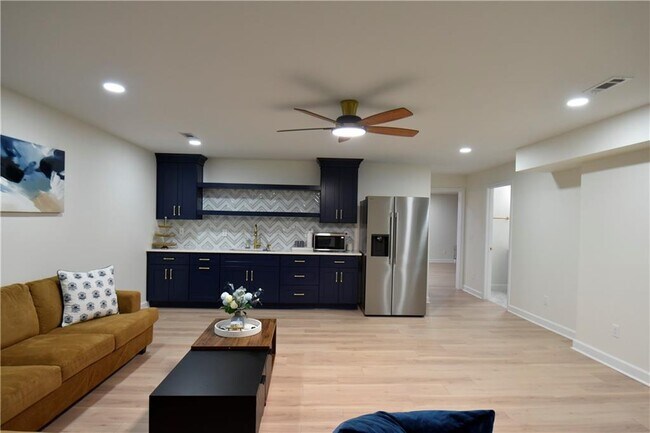 Building Photo - 1805 Kingsbridge Ct