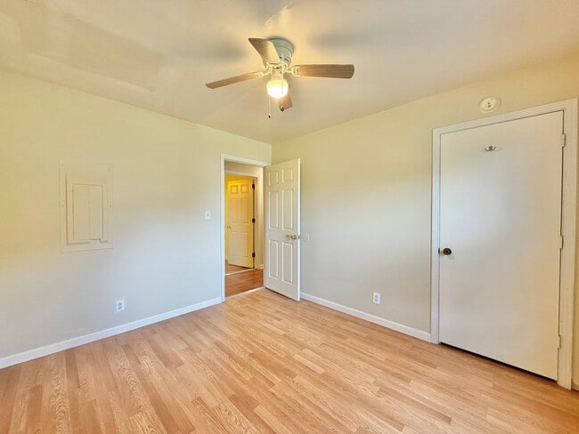 Building Photo - 634 Inver Ln